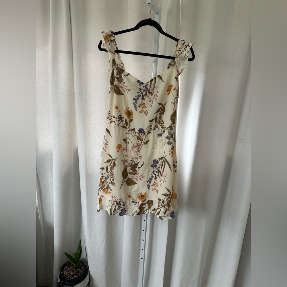 Reformation binx floral frolic mini dress  FINAL PRICE NO OFFER CONSIDERED - Picture 4 of 8